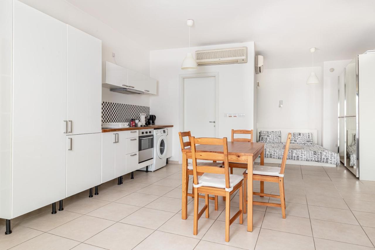 Lovely Studio Apt In The Heart Of St Julians Saint Julian's Exterior photo